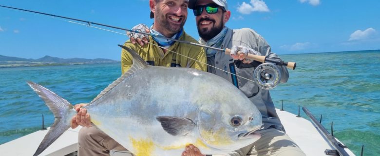 On pêche un permit à la mouche en Guadeloupe !